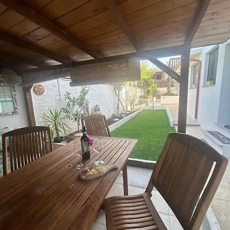 Lägenhet Giardino Zen A Due Passi Dal Mar *